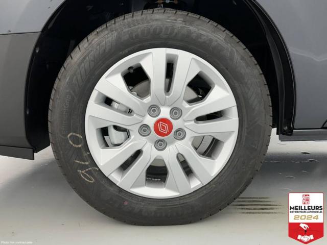 Renault Trucks Trafic image 8