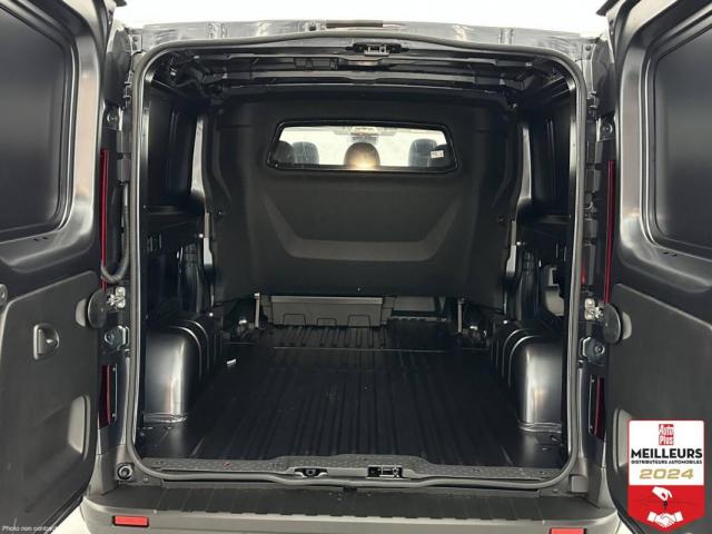 Renault Trucks Trafic image 7