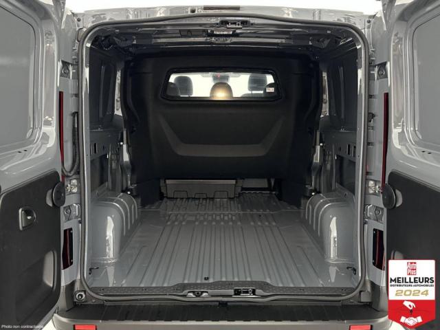 Renault Trucks Trafic image 4