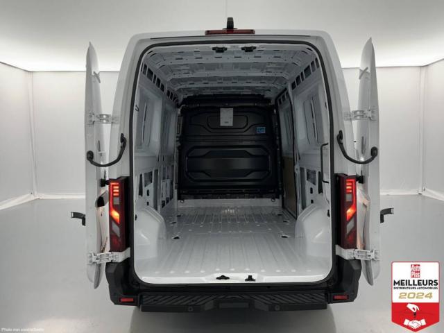 Nissan Interstar image 2