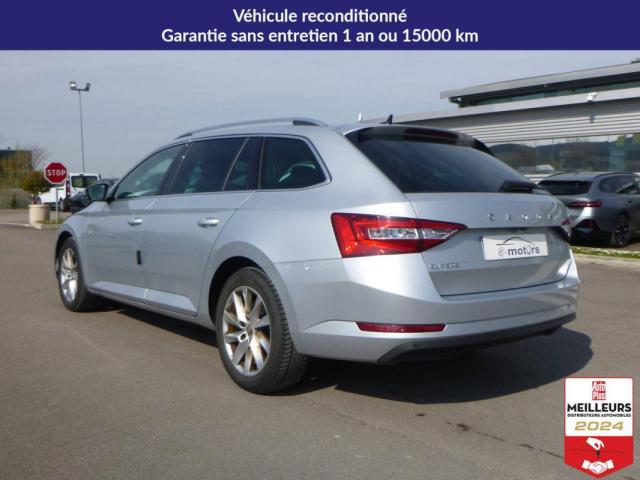 Skoda Superb Combi image 2