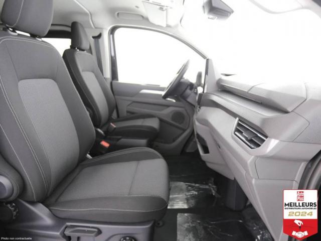 Volkswagen Transporter image 2