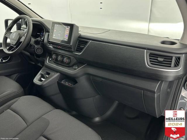 Renault Trucks Trafic image 9