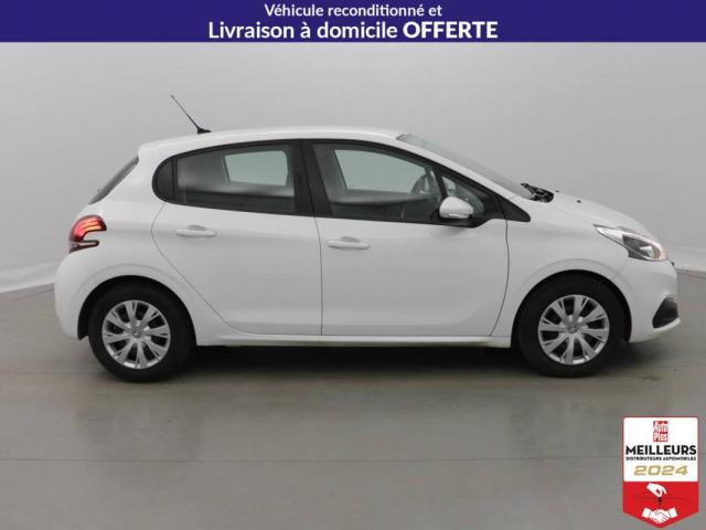 Peugeot 208 image 6