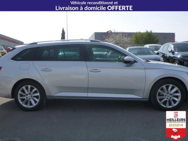 Skoda Superb Combi image 6