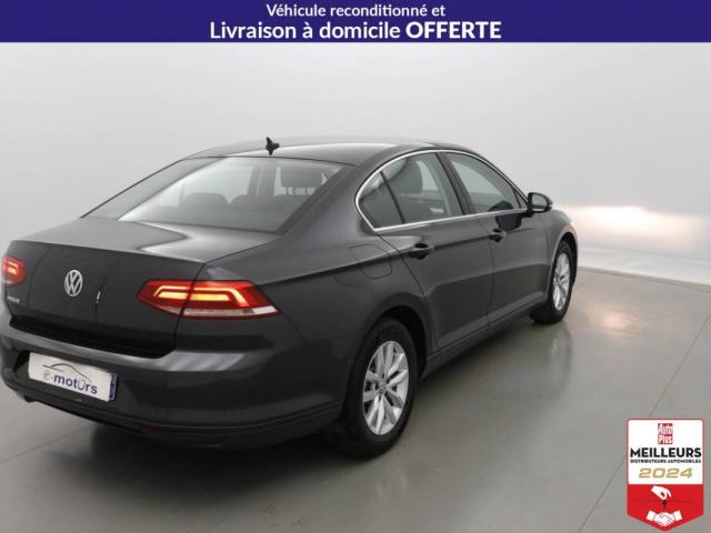 Volkswagen Passat image 9