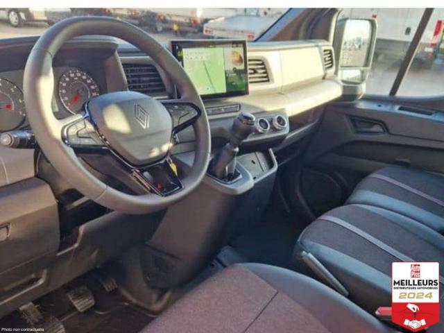 Renault Master image 2
