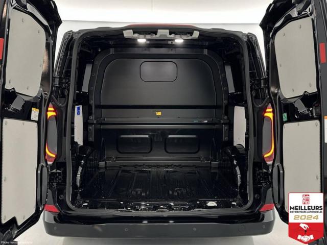 Volkswagen Transporter image 8