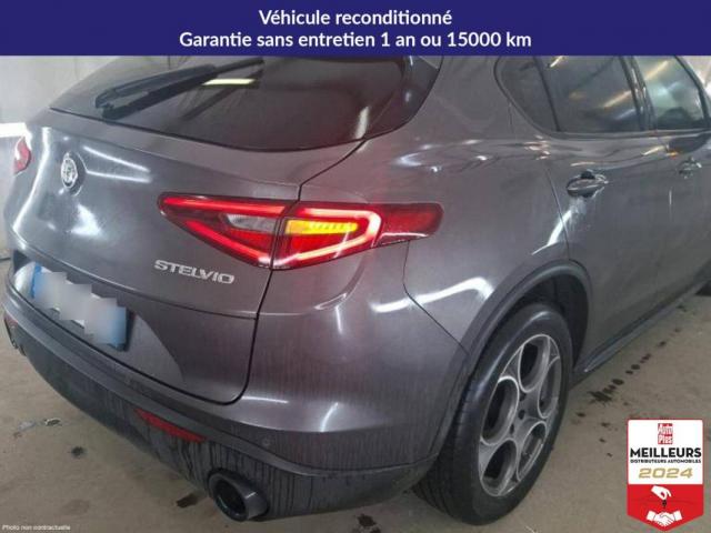 Alfa Romeo Stelvio image 2