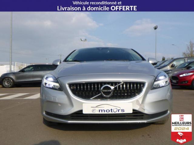 Volvo V40 image 2