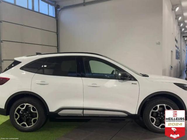 Ford Kuga image 1