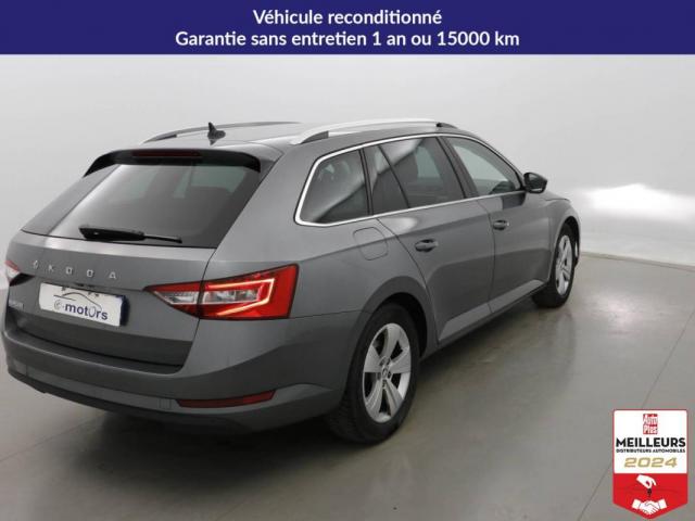 Skoda Superb Combi image 7