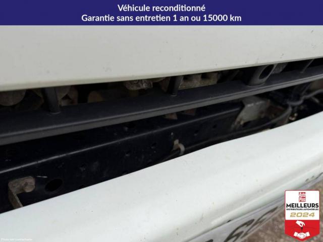 Mitsubishi Canter image 2