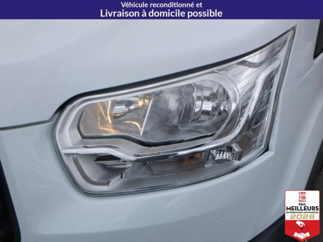 Ford Transit image 8