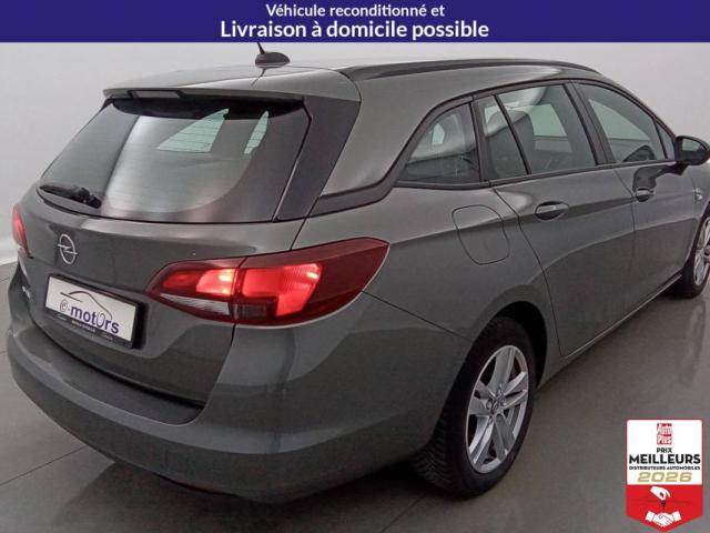 Opel Astra Sports Tourer image 9