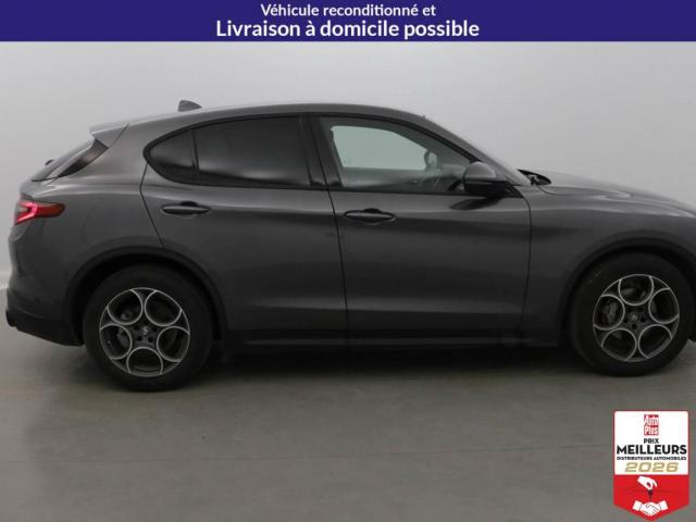Alfa Romeo Stelvio image 3