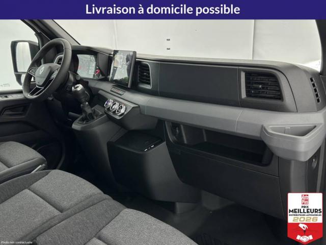 Renault Master image 2