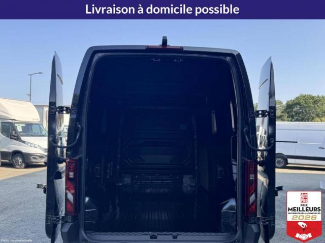 Renault Master image 2