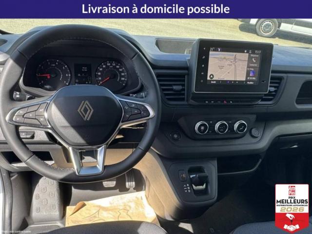 Renault Trafic image 2