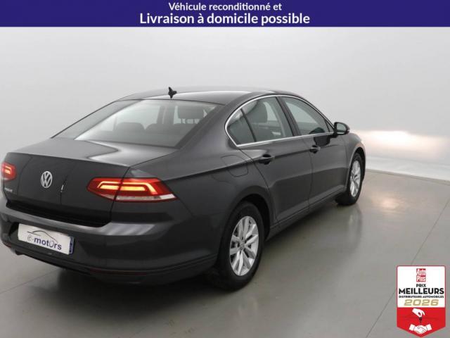 Volkswagen Passat image 9
