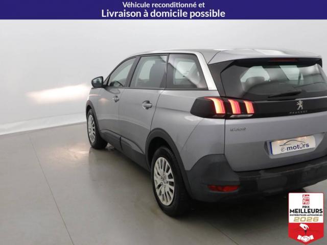 Peugeot 5008 image 2