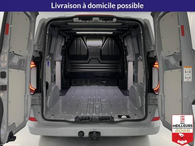 Volkswagen Transporter image 2