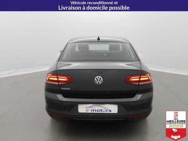 Volkswagen Passat image 9