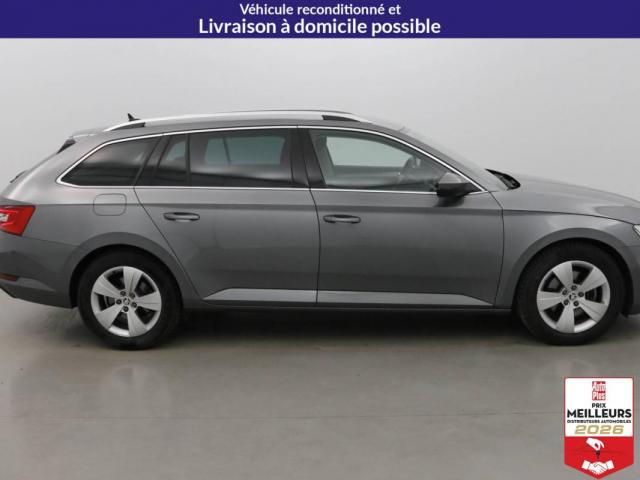 Skoda Superb Combi image 1