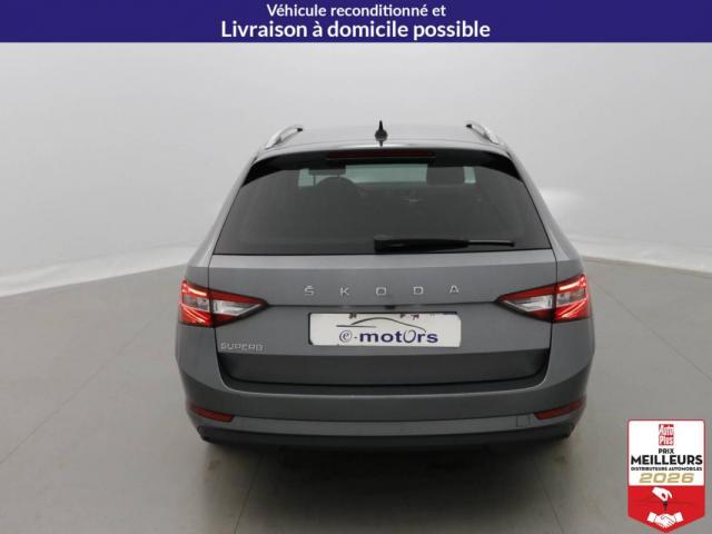 Skoda Superb Combi image 3