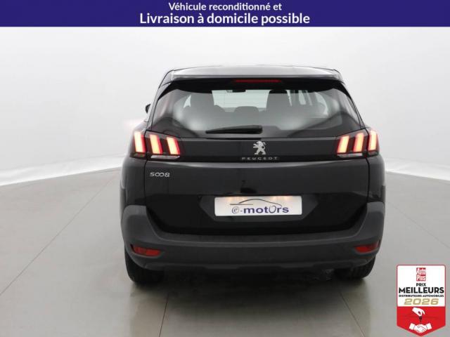 Peugeot 5008 image 1