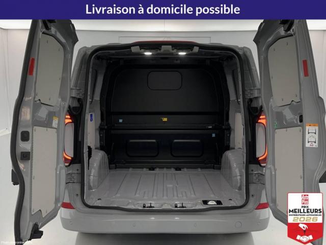 Volkswagen Transporter image 1