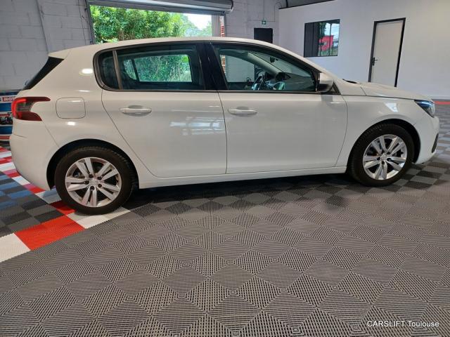 Peugeot 308 image 8
