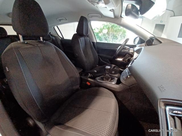 Peugeot 308 image 1