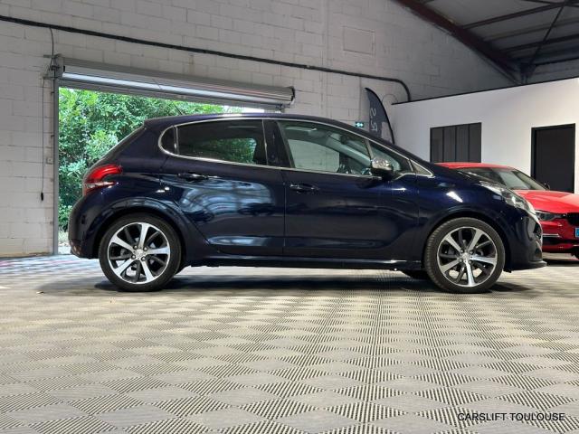 Peugeot 208 image 9