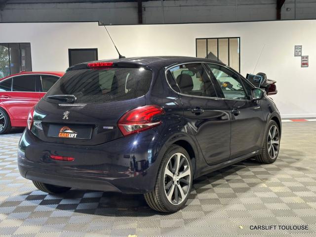 Peugeot 208 image 2