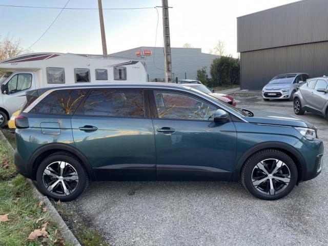 Peugeot 5008 image 1