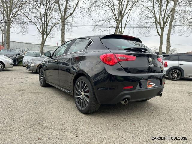 Alfa Romeo Giulietta image 8