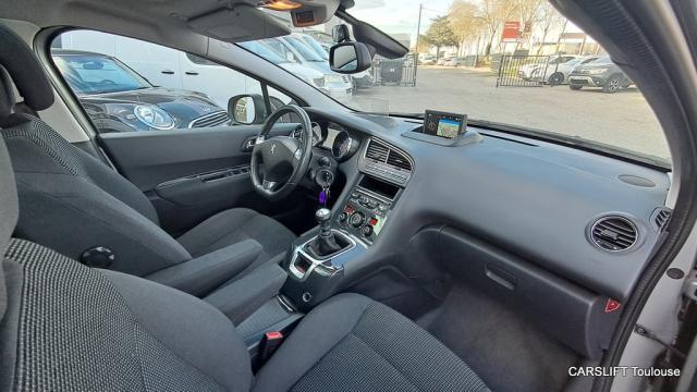 Peugeot 5008 image 5