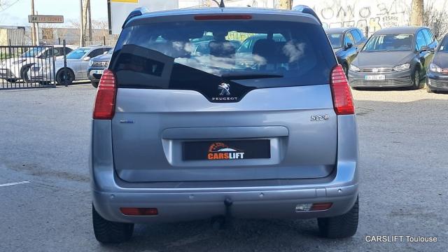 Peugeot 5008 image 2