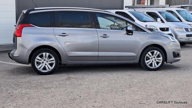 Peugeot 5008 image 4