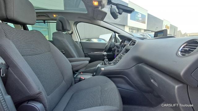 Peugeot 5008 image 8
