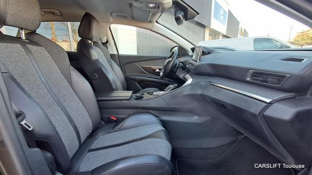 Peugeot 3008 image 2