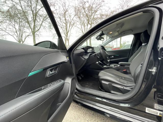 Peugeot 208 image 9