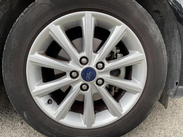 Ford Focus image 8