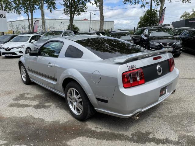 Ford Mustang image 2