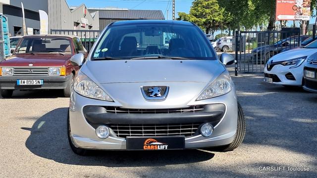 Peugeot 207 image 8