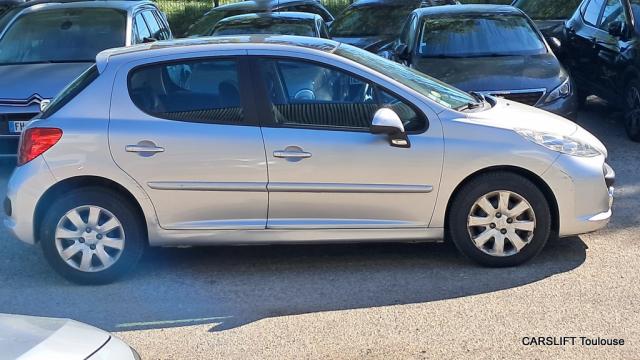 Peugeot 207 image 2
