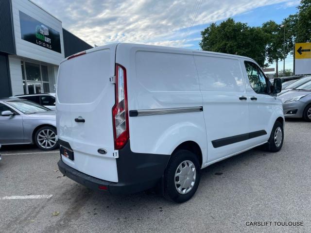 Ford Transit Custom image 2