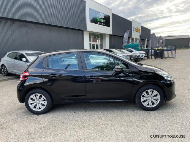 Peugeot 208 image 5