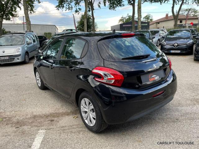 Peugeot 208 image 2